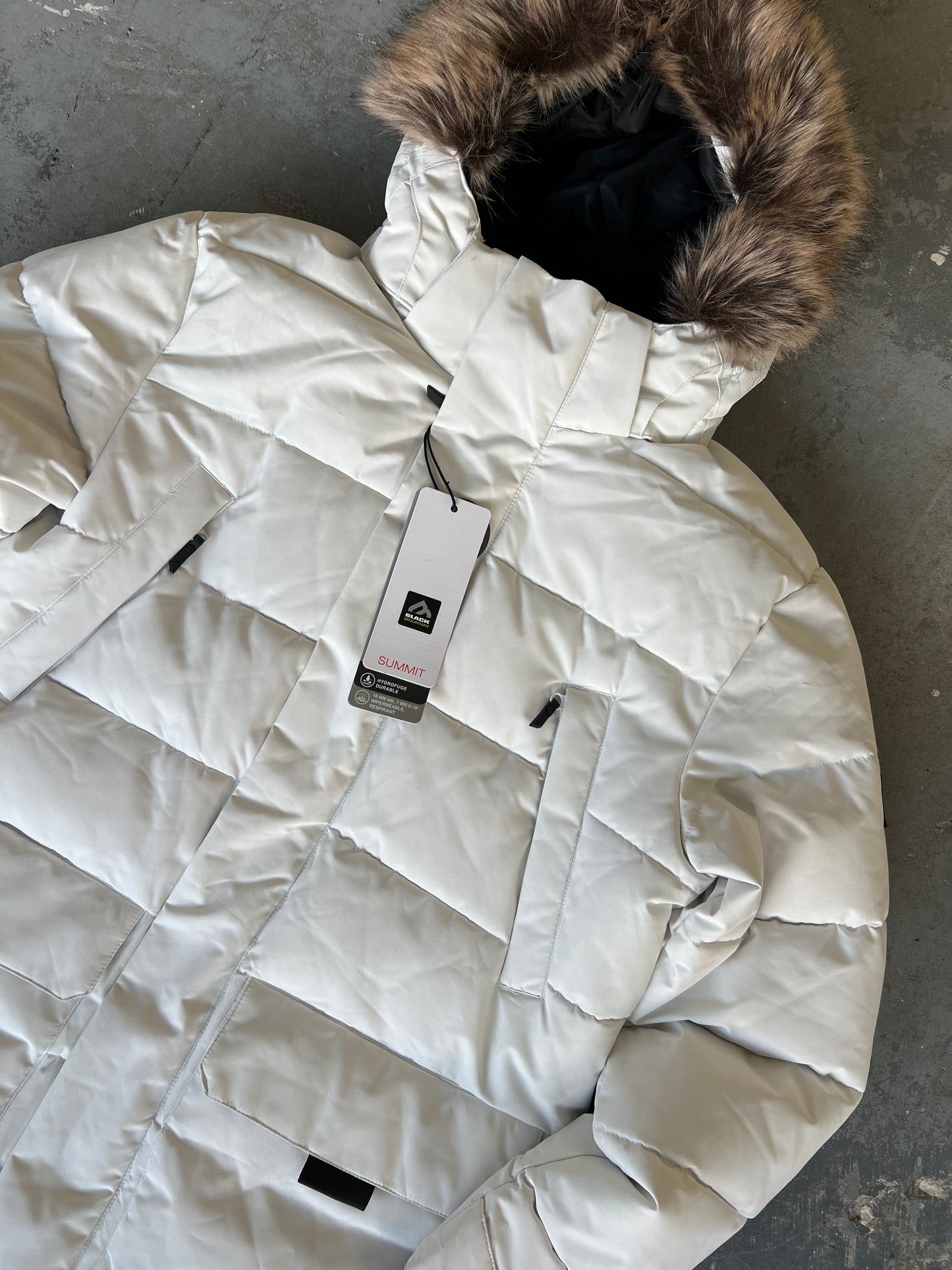 NEW Black Mountain White puffer (Multiple women's Sizes)