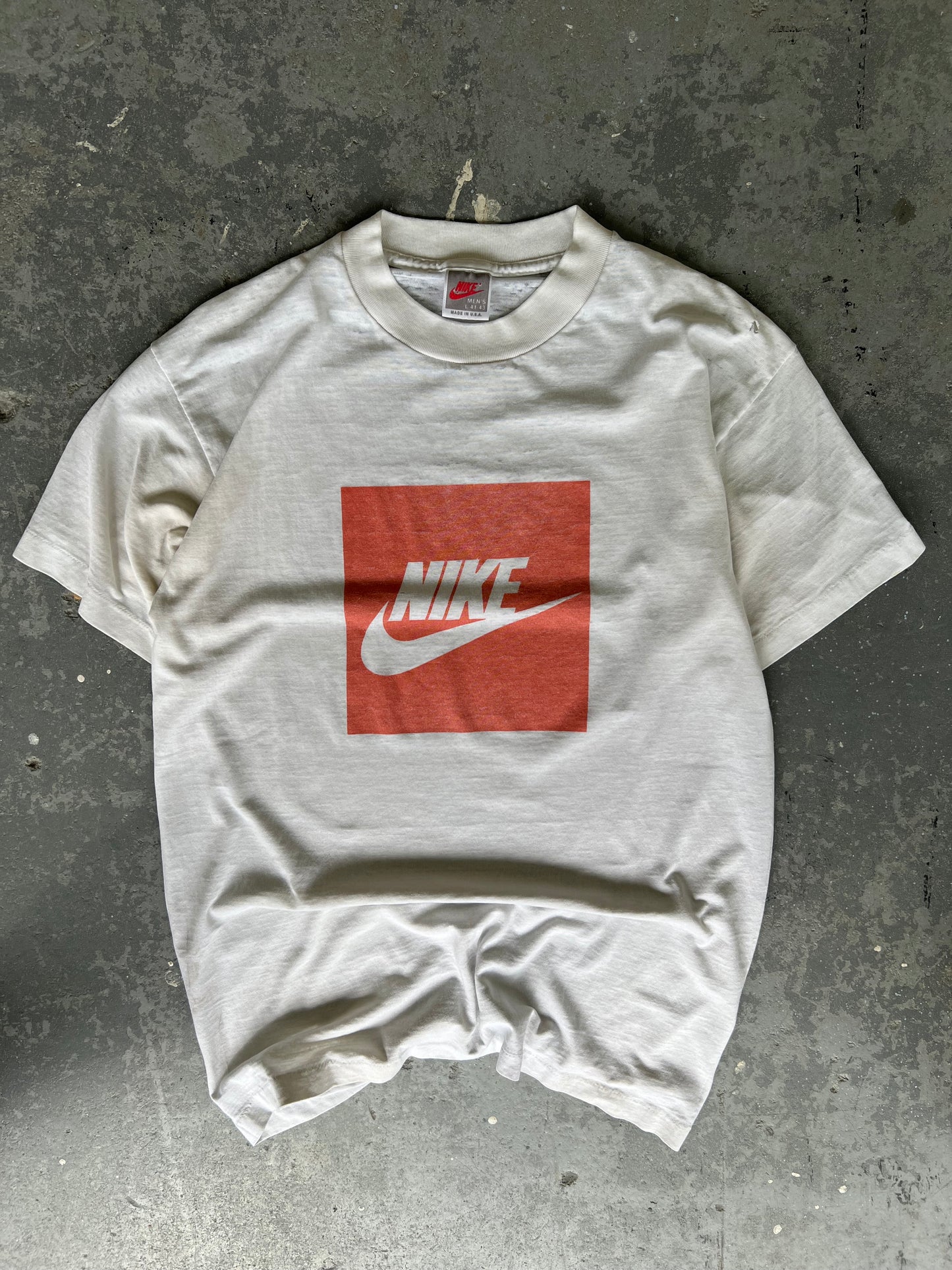 80' Nike Red logo - Sz L