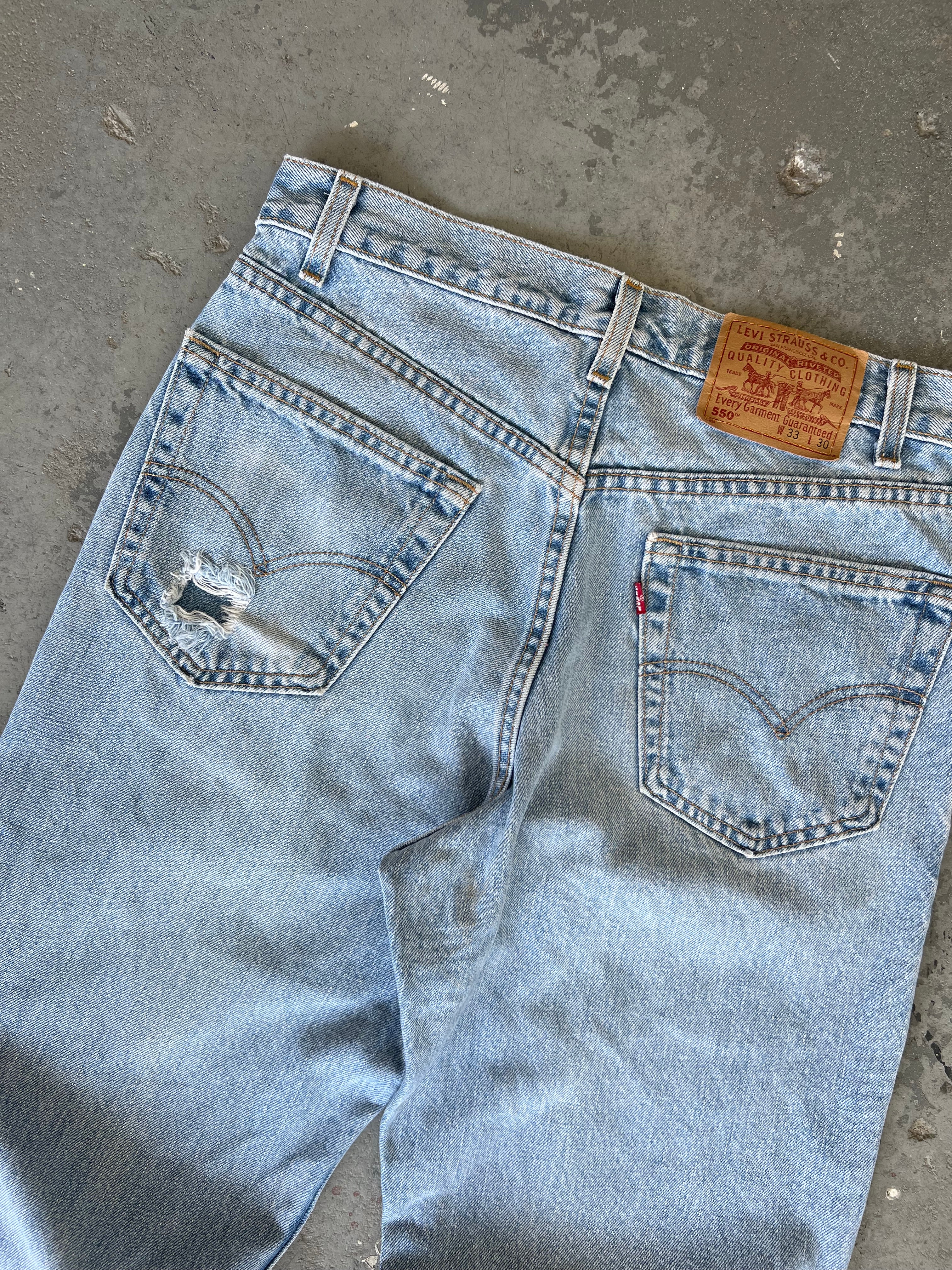 90s Levi's 550 Relaxed fit Light wash - Sz 33x30