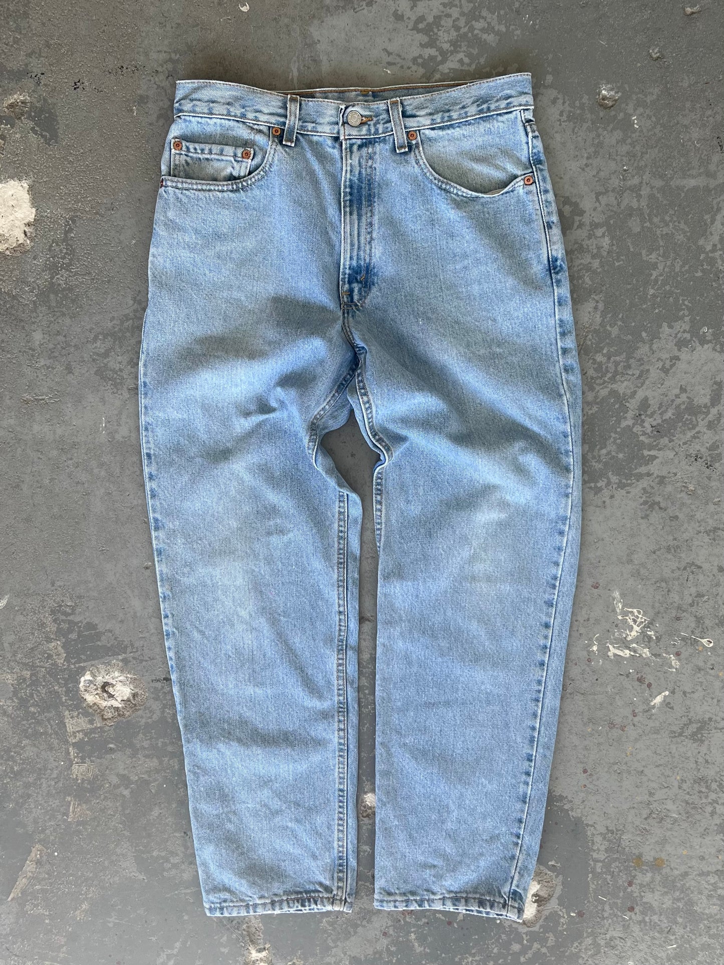 90s Levi's 550 Relaxed fit Light wash - Sz 33x30