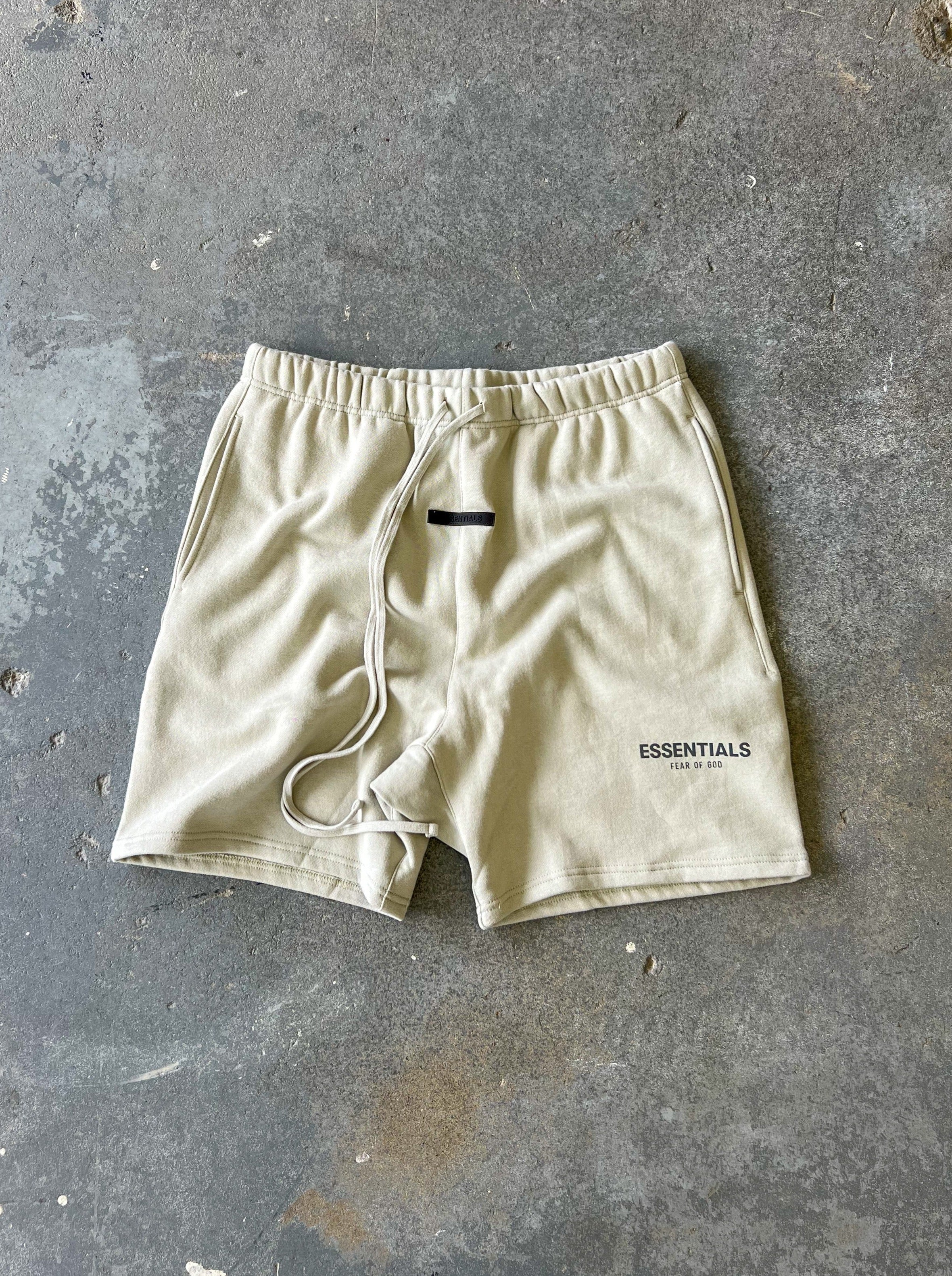 Essentials Pistachio sweat-short