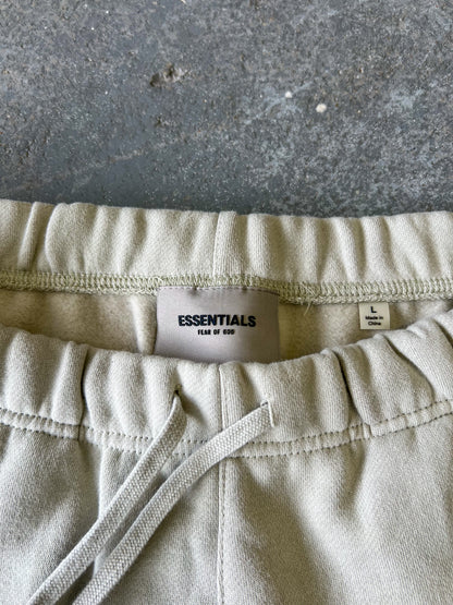 Essentials Pistachio sweat-short