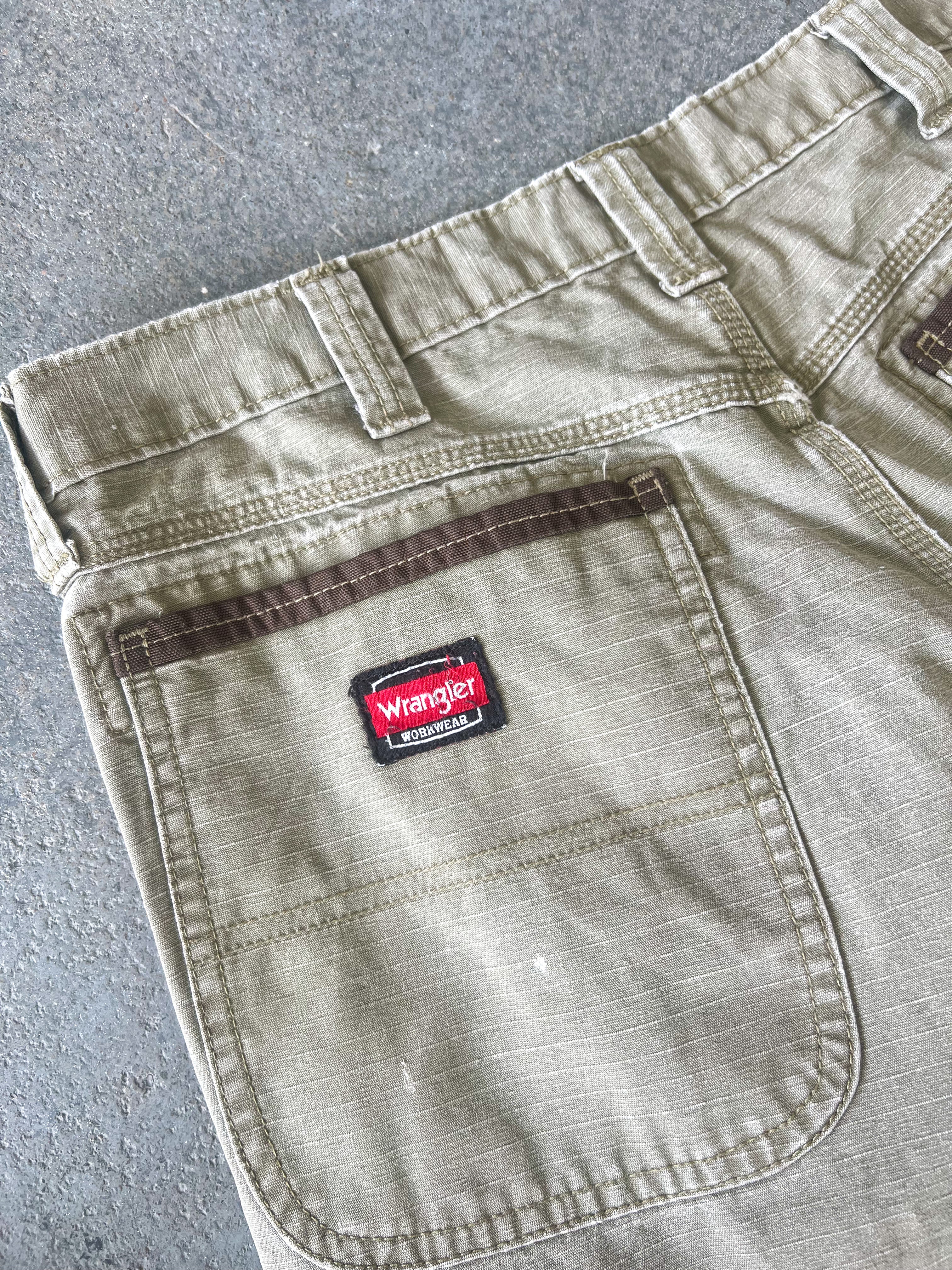 Wrangler workwear beige tactical cargo workpants - Sz 32x34