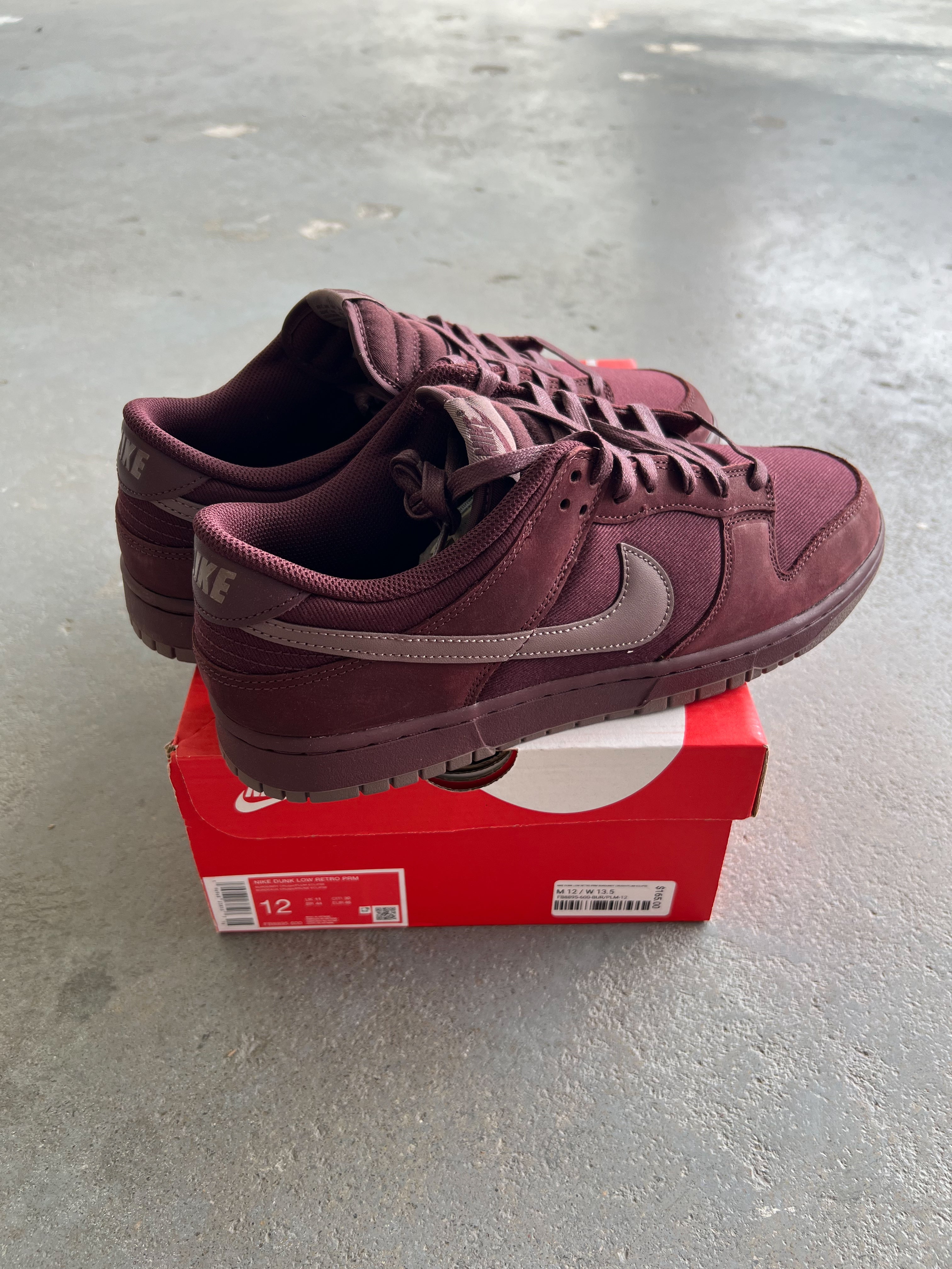 Nike dunk low Premium Burgundy - Sz 12US