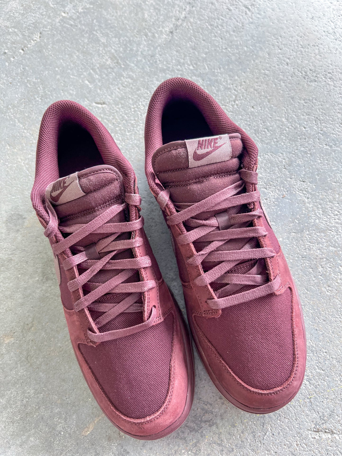 Nike dunk low Premium Burgundy - Sz 12US