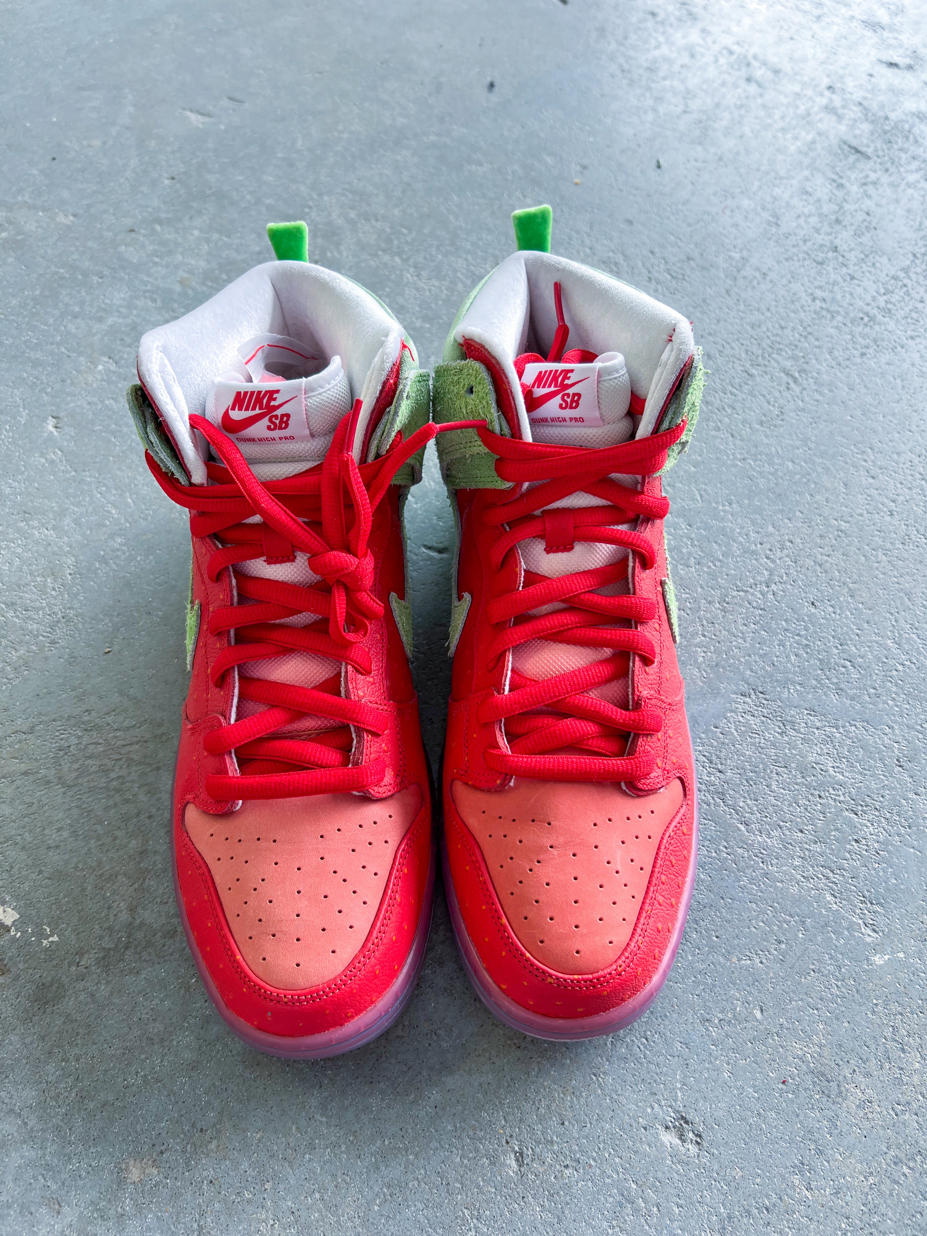 Nike SB Dunk High “Strawberry cough” - Sz 12 US