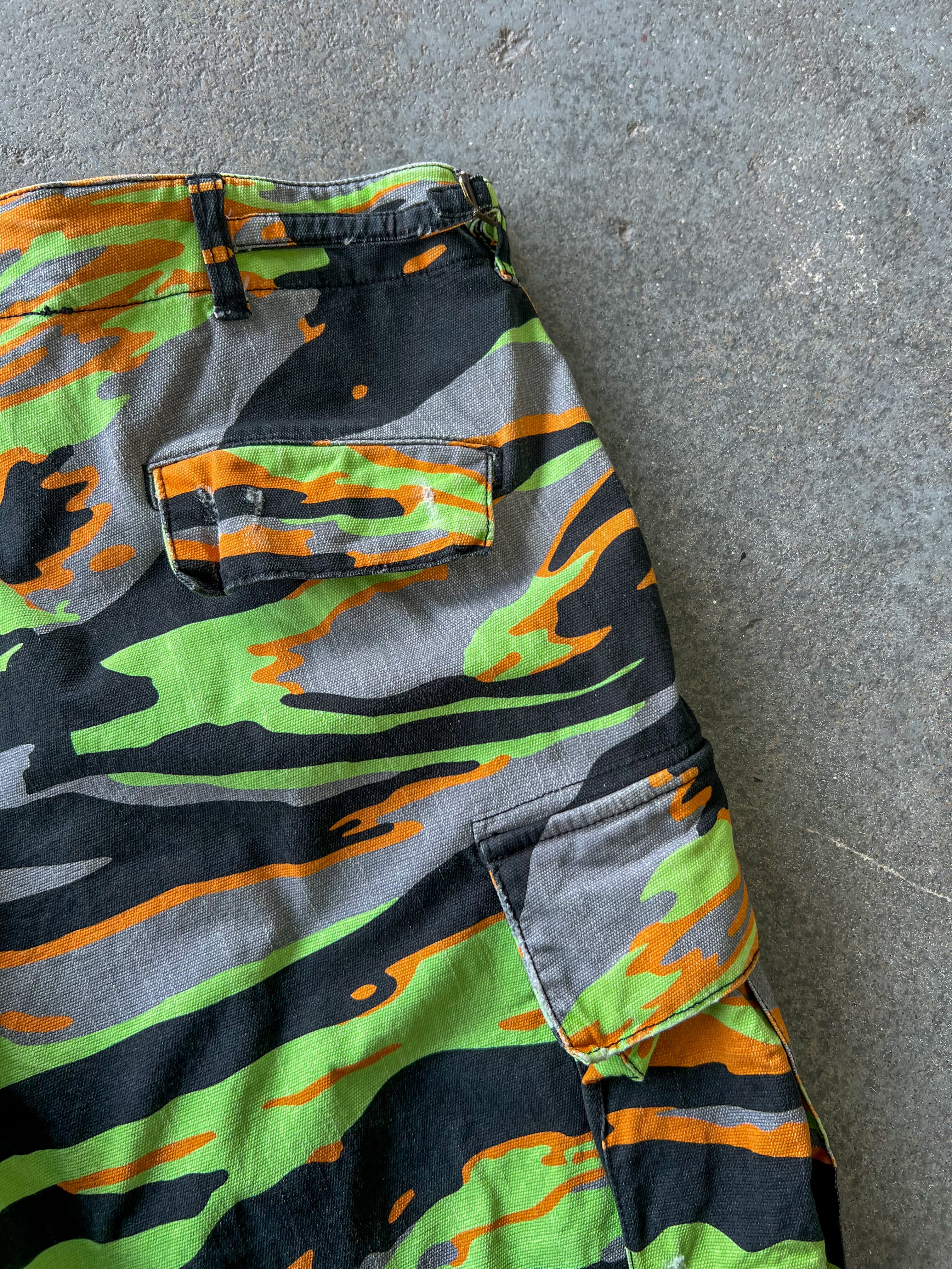 ERL multicolor camo cargo pants Sz L faded*