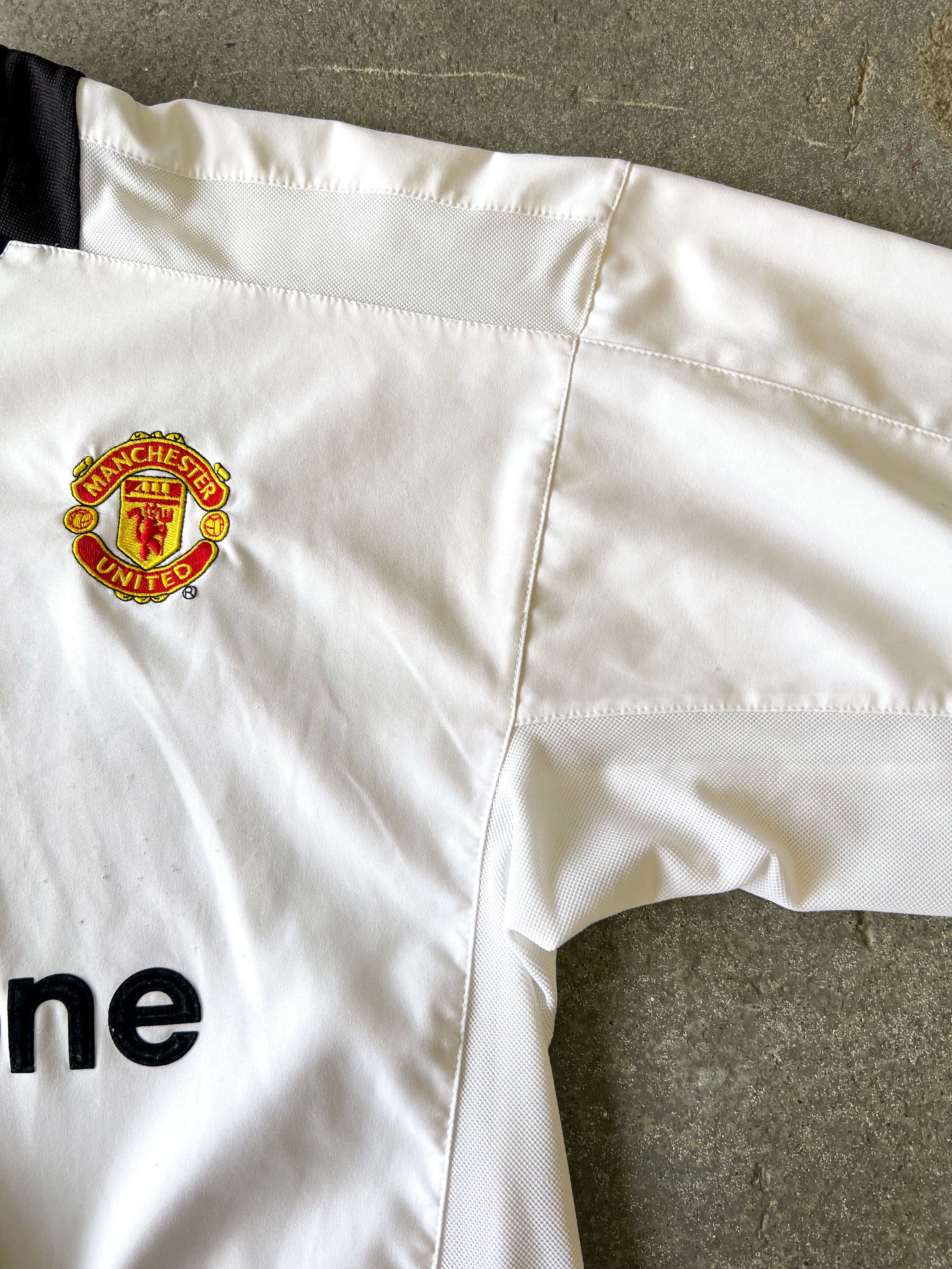 02-03 Manchester united Nike Away soccer kit- Sz M