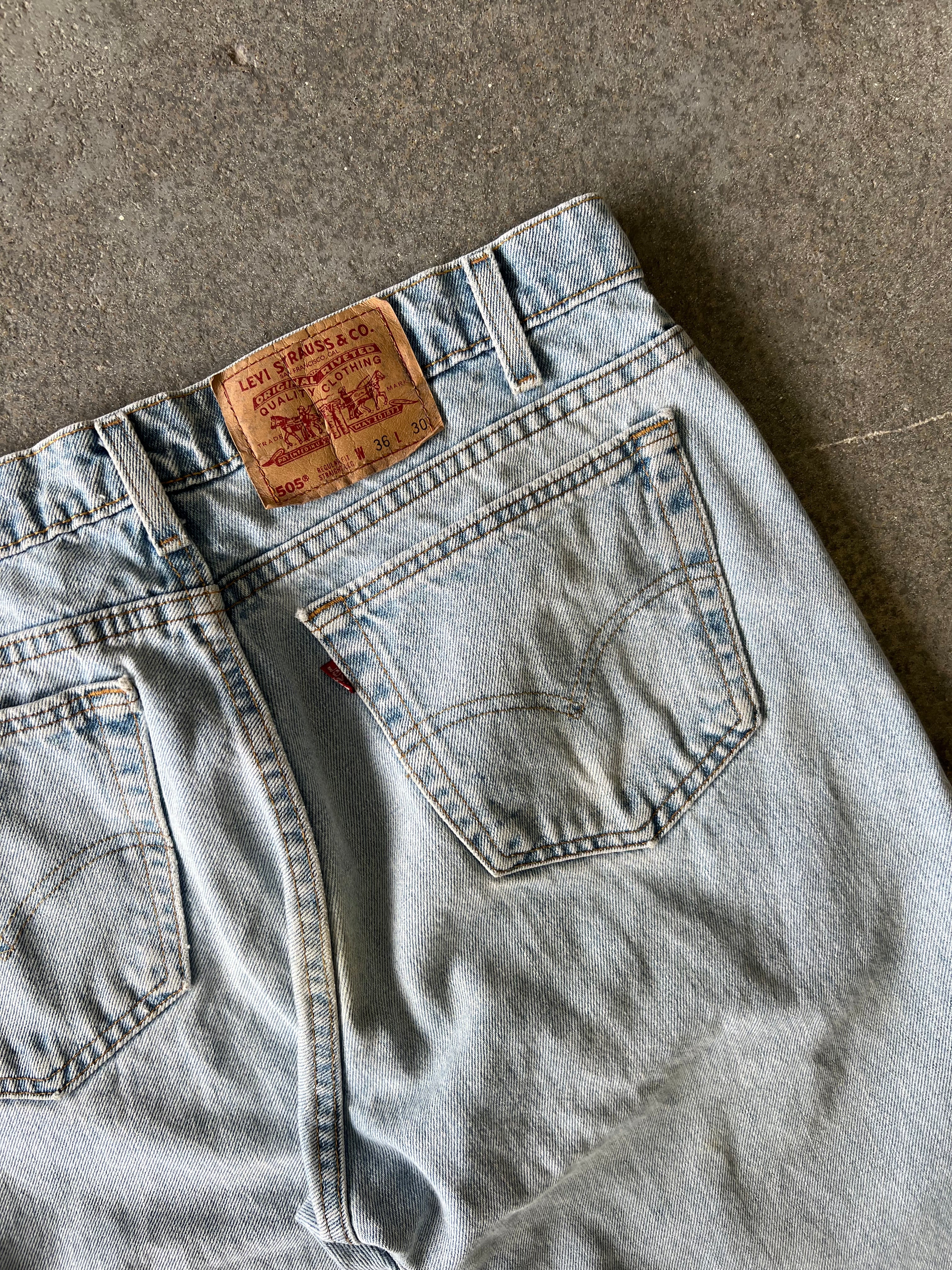 90s Levi's 505 Light wash - Sz 36x30