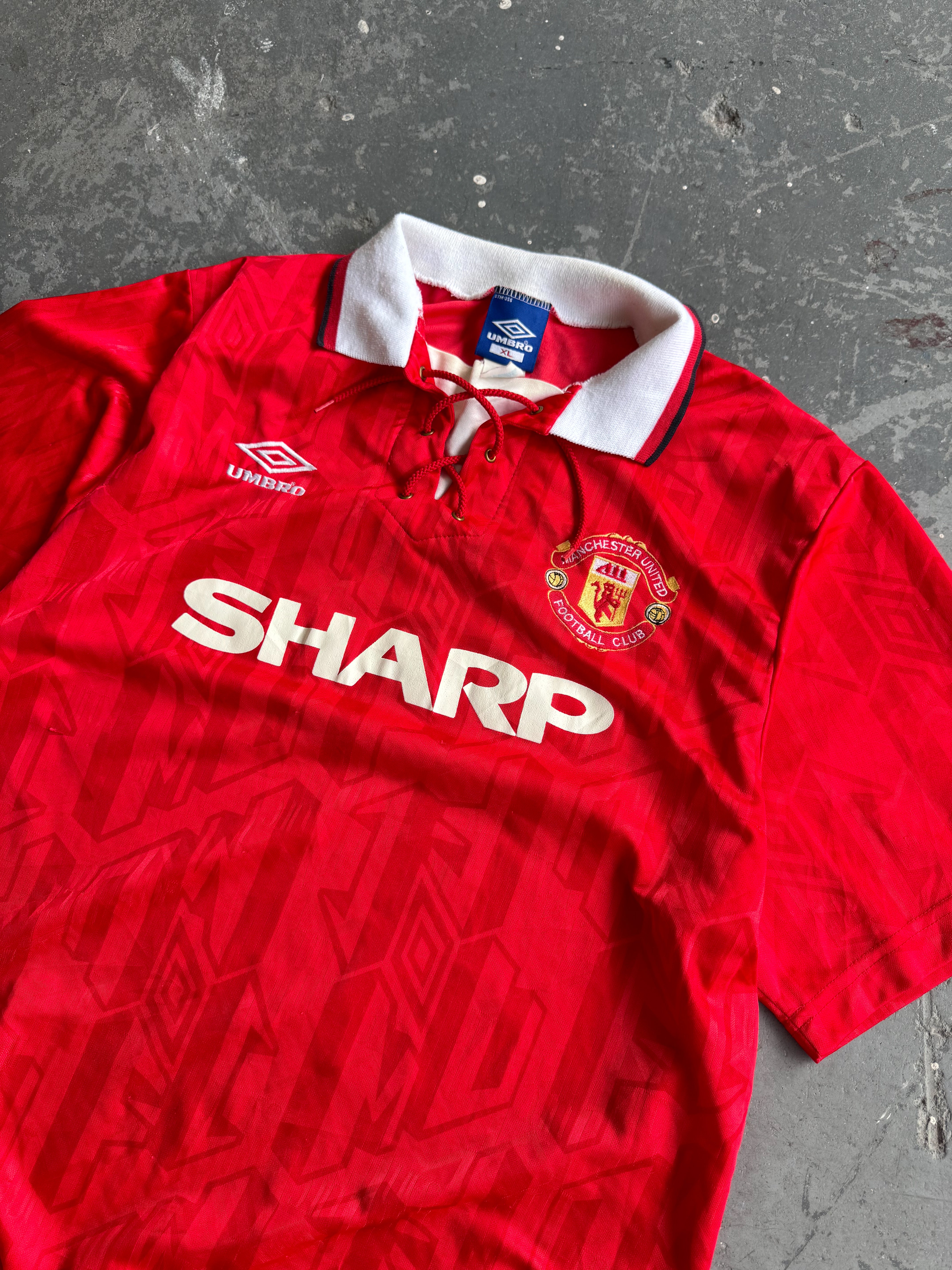 92-94 Manchester United home soccer jersey - Sz XL