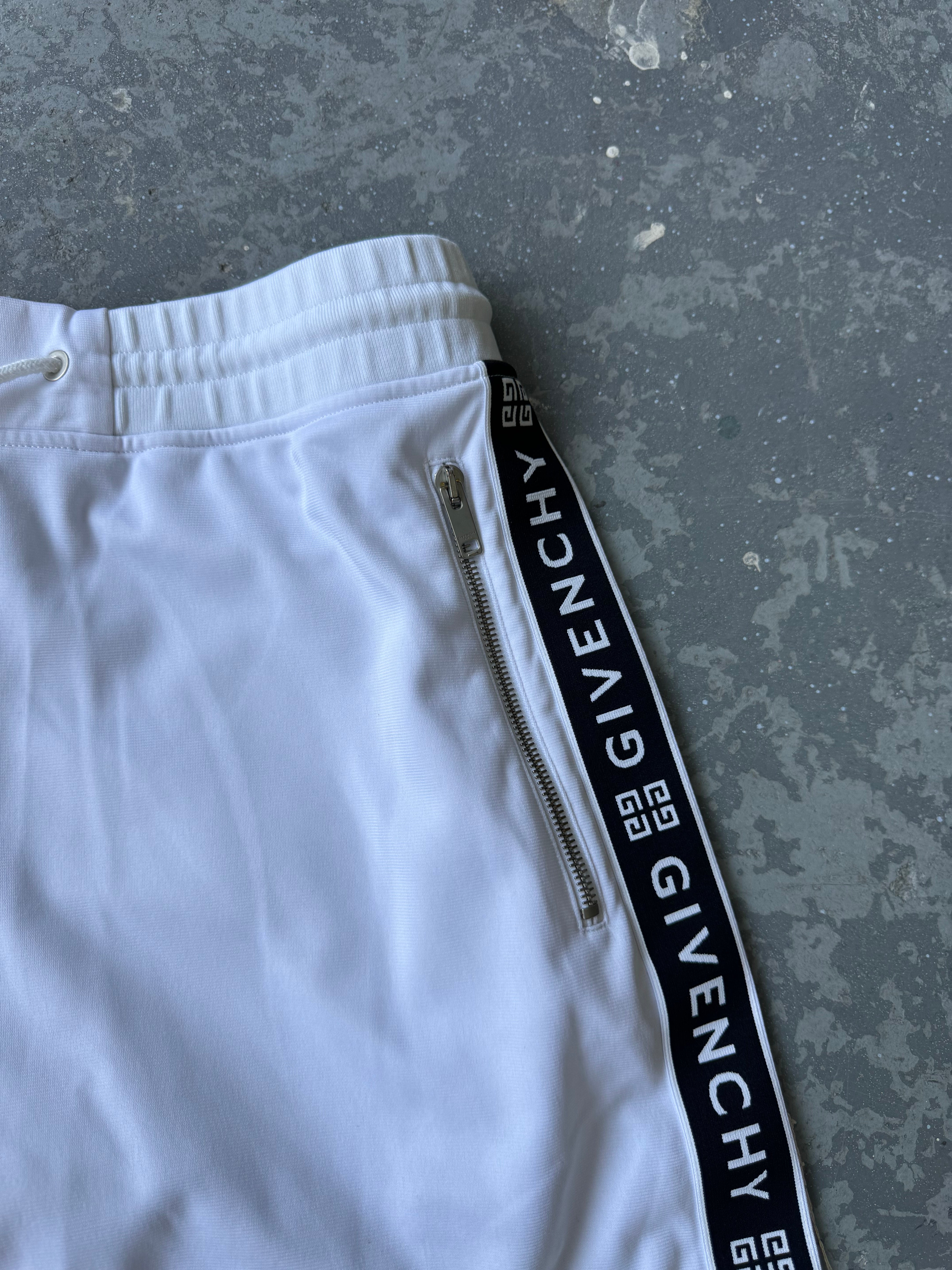 Givenchy logo short - Sz M