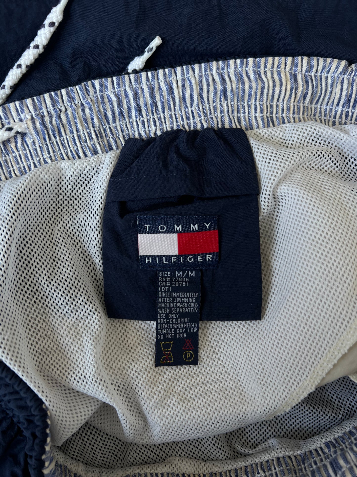 90s Tommy Hilfiger Trunk Short - Sz M