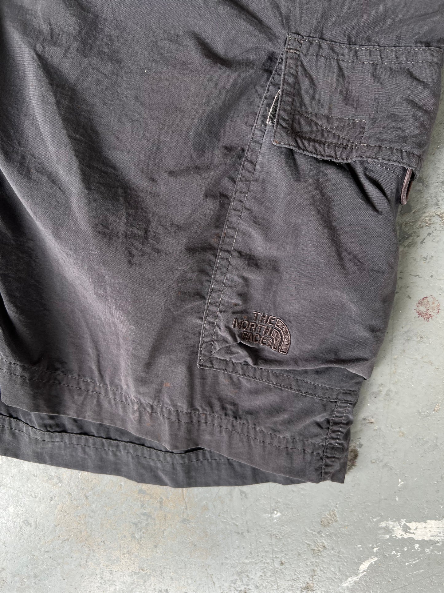 The North Face Dark grey cargo Short - Sz L